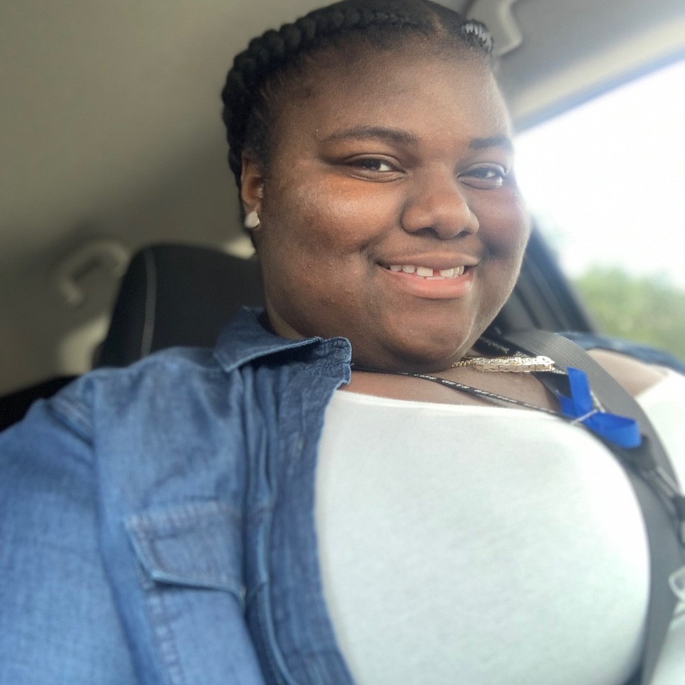 Meet your Posher, Iesha